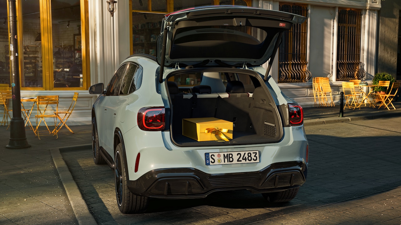 Le hayon EASY-PACK du nouveau GLA de Mercedes-Benz.