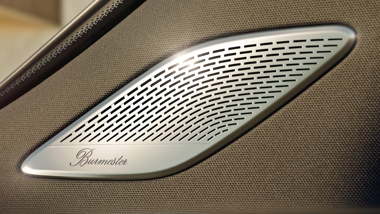Le système de sonorisation surround Burmester® 3D du nouveau GLA de Mercedes-Benz.
