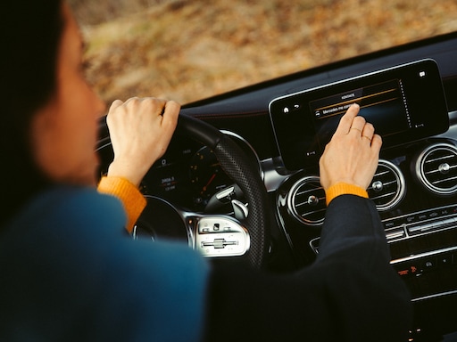 Mercedes-Benz Button | Mercedes-Benz The Mercedes-Benz button in the vehicle's phone book directly connects drivers to Mercedes-Benz Service employees.