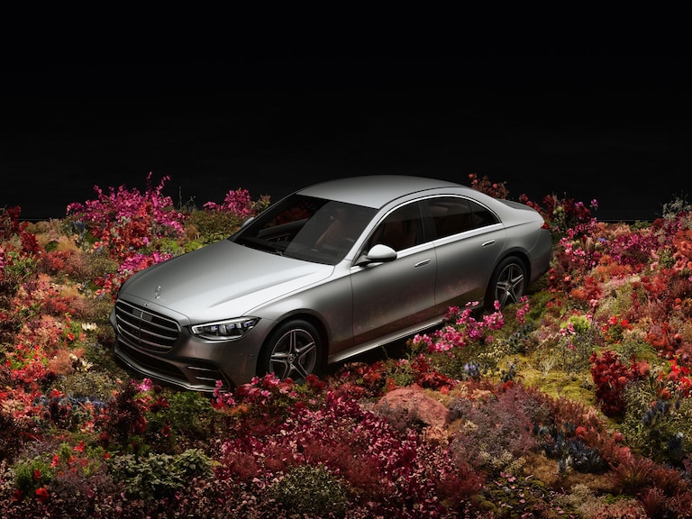Technology | Drivetrain technologies | Mercedes-Benz An image showcasing the technology behind drivetrains by Mercedes-Benz.