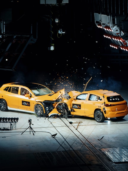 Safety is not a matter of drivetrain technology | Safety | Mercedes-Benz Frontal crash between two Mercedes-Benz cars captured by crash test cameras.