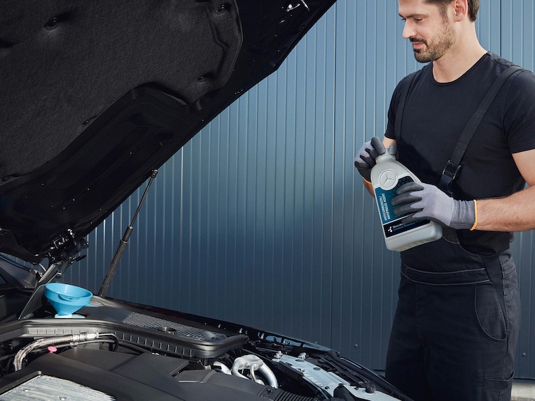 A regular check-up | Mercedes-Benz A Mercedes-Benz technician checks a vehicle on the test bench.